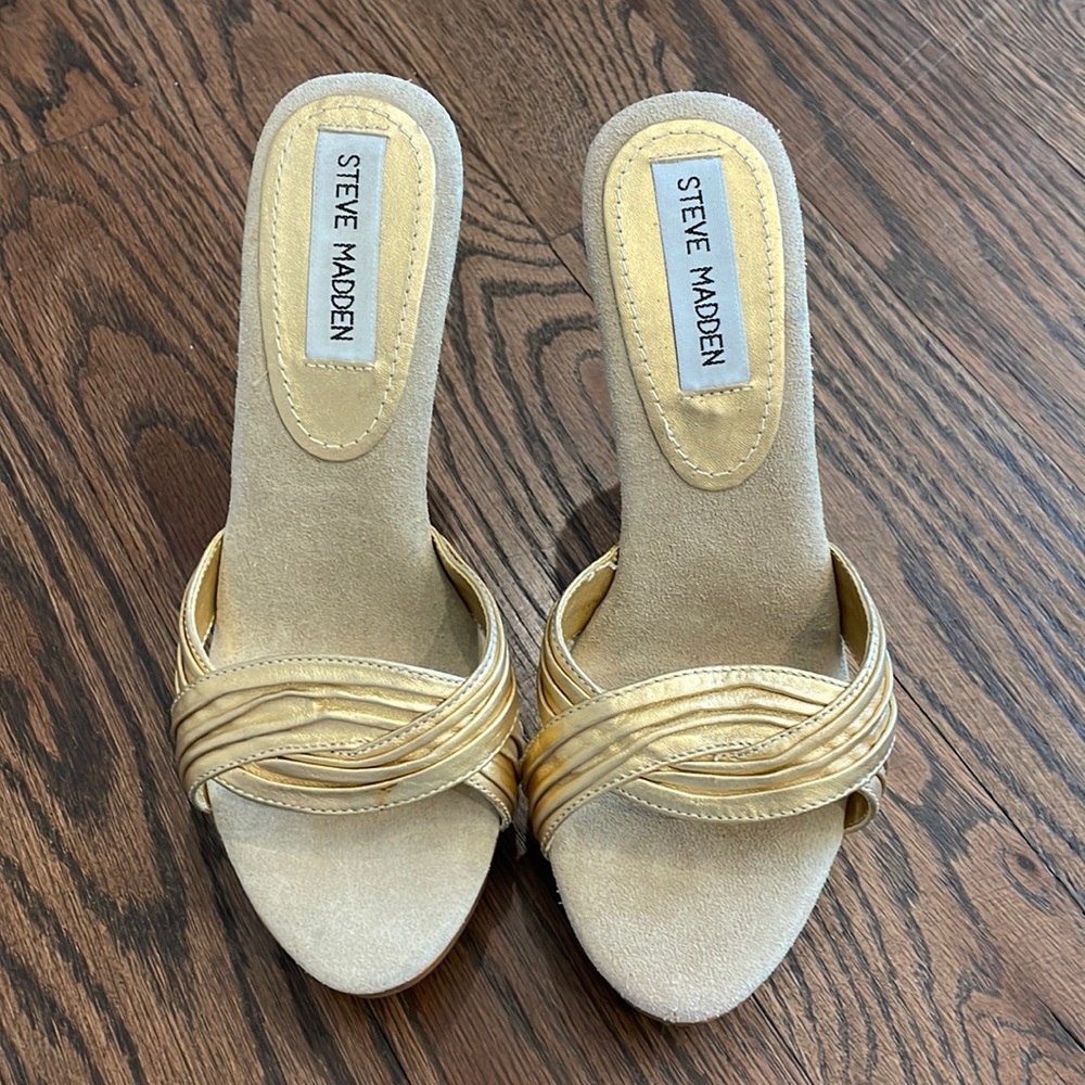 New without Tag Platform Slides Steve Madden size 5.5